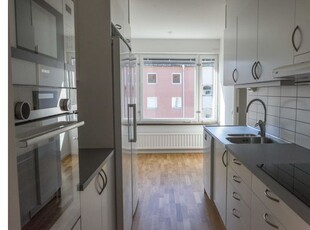 Hyr ett 4-rums lägenhet på 77 m² i Norrköping