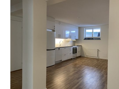 Hyr ett 3-rums lägenhet på 102 m² i Sundsvall