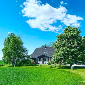 Villa till salu på Hällum Bankagården 2 i Kvänum - Mäklarhuset