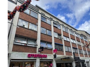 Hyr ett 2-rums lägenhet på 80 m² i Eskilstuna