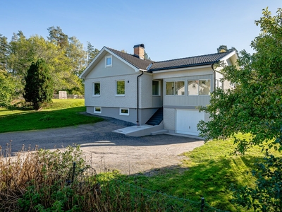 Friliggande villa - Hälleforsnäs Södermanland