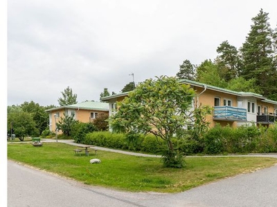 Hyr ett 2-rums hus på 55 m² i Värmdö