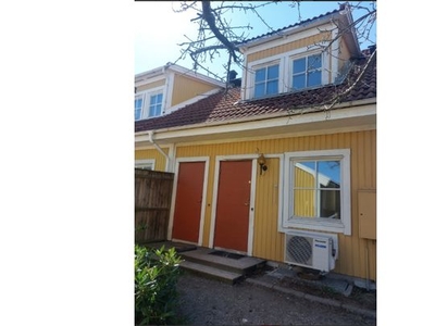 Hyr ett 2-rums hus på 40 m² i Huddinge