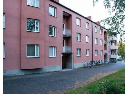 Hyr ett 3-rums lägenhet på 89 m² i Strängnäs