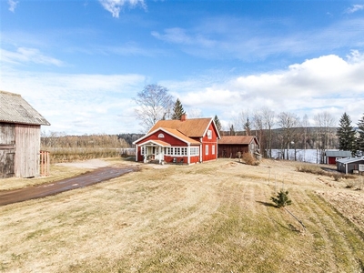 Villa till salu på Stjärnsvägen 11 i Uddeholm - Mäklarhuset