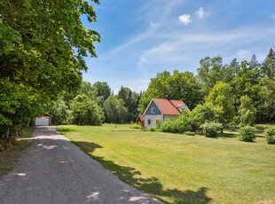 Villa till salu på Josefinas gränd 11 i Kalmar - Mäklarhuset