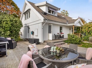 Villa till salu på Glimmervägen 2 i Sundsvall - Mäklarhuset