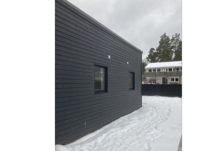 Hyr ett 2-rums hus på 38 m² i Täby