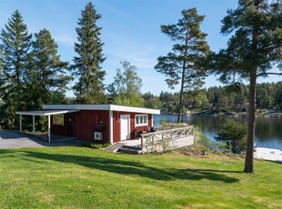 Fritidshus till salu på Hattstinas väg 6 i Hallstavik - Mäklarhuset