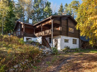 Villa till salu på Vettershaga norra byväg 16 i Bergshamra - Mäklarhuset