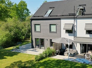 Villa till salu på i Saltsjö-Boo - Mäklarhuset