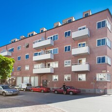 Bjäregatan 8