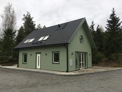 Hamre 206B, 741 95 Knivsta, Sverige