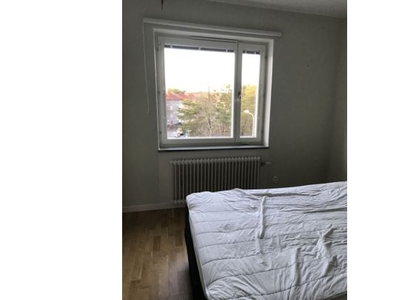 Hyr ett 2-rums hus på 55 m² i Stockholm