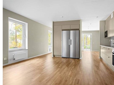 Hyr ett 5-rums lägenhet på 109 m² i Sollentuna