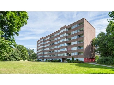 Hyr ett 4-rums lägenhet på 97 m² i Västerås