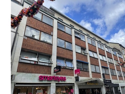 Hyr ett 3-rums lägenhet på 101 m² i Eskilstuna