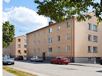 Hyr ett 4-rums lägenhet på 77 m² i Katrineholm