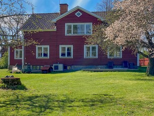 Villa till salu på Norra Lunger 137, 139 i Arboga - Mäklarhuset