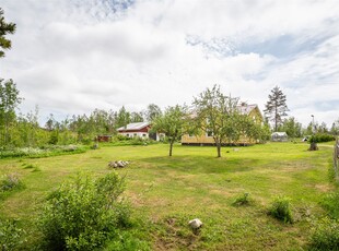 Gård till salu på Rolandsbacke 201 i Söråker - Mäklarhuset