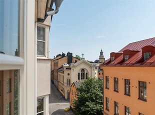 Lägenhet till salu på Ringvägen 137, 1,5 tr i Stockholm - Mäklarhuset