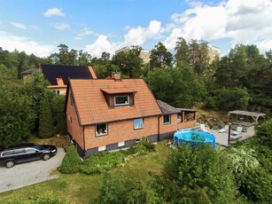 Villa till salu på i Kungsängen - Mäklarhuset