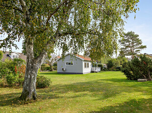 Villa till salu på Liljas väg 2 i Frillesås - Mäklarhuset