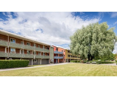 Hyr ett 3-rums lägenhet på 64 m² i Västerås