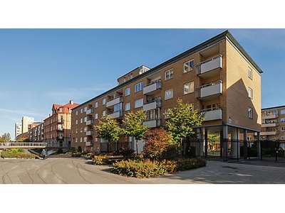 Hyr ett 3-rums lägenhet på 86 m² i Eskilstuna