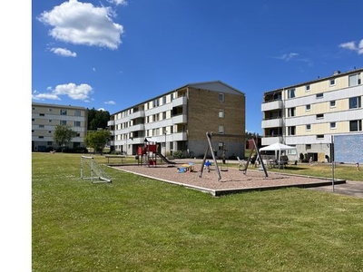 Hyr ett 3-rums lägenhet på 82 m² i Vålberg