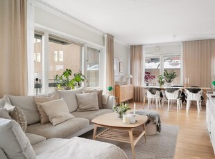 Lägenhet till salu på Bågljusvägen 3, 5tr i Stockholm - Mäklarhuset