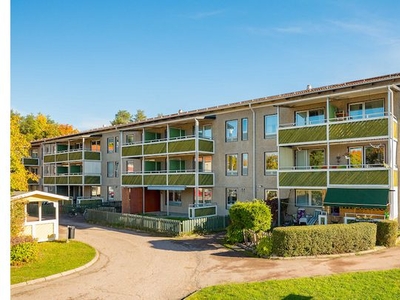 Hyr ett 3-rums lägenhet på 76 m² i Surahammar