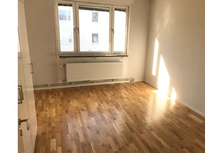 Hyr ett 3-rums lägenhet på 81 m² i Västerås