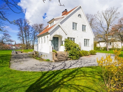 Villa till salu på Bengt Augusta väg 12 i Glommen - Mäklarhuset