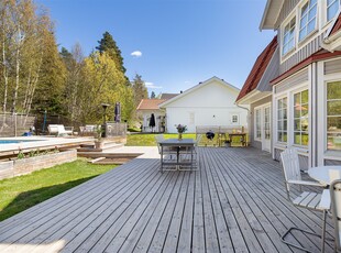 Villa till salu på Åsgatan 58 i Knivsta - Mäklarhuset