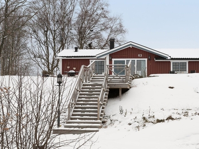 Charmig villa med högt vackert lantligt läge