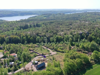 Tomt med naturskön omgivning på Lyckan i Hunnebostrand!