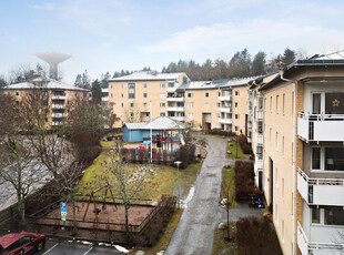 Lägenhet till salu på Mangårdsvägen 31 i Huddinge - Mäklarhuset