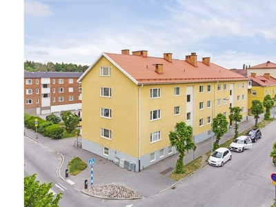 Hyr ett 2-rums lägenhet på 54 m² i Katrineholm