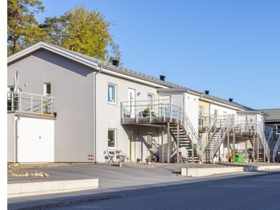 Hyr ett 3-rums lägenhet på 75 m² i Nynäshamn