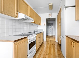 Narviksgatan 13 Husby 3 rok, 76 kvm, KISTA