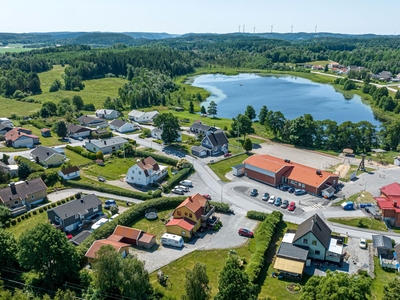 Familjevilla på Eklidsvägen i Hällevadsholm med närhet till det mesta!