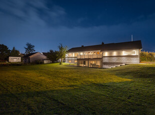 Villa till salu på Backebergsvägen 6 i Örebro - Mäklarhuset