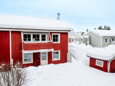 Välrenoverat parhus i Sutteräng på omtyckta Apelqvistheden!