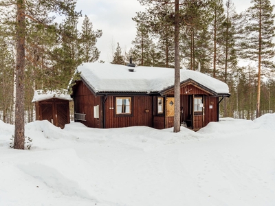 Välskött stuga i kringelfjorden med närhet till både skoterled, skidspår och vandringsleder