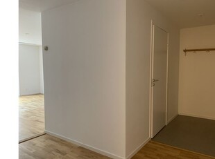 Hyr ett 2-rums lägenhet på 74 m² i Trollhättan