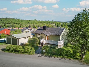 Villa till salu på Höjdåsvägen 8 i Kvissleby - Mäklarhuset