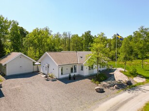 Villa till salu på Örslösa Källstorp 192 i Lidköping - Mäklarhuset