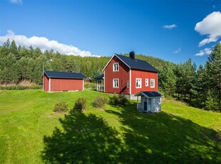 Gård till salu på Stennäs 31 i Bjurholm - Mäklarhuset