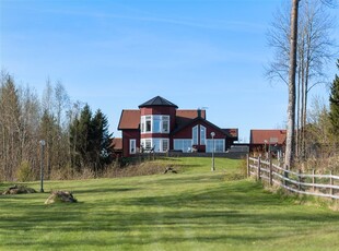 Villa till salu på Östra byvägen 55 i Gräddö - Mäklarhuset